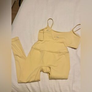 SET Active Airluxe Set in Butter Yellow
